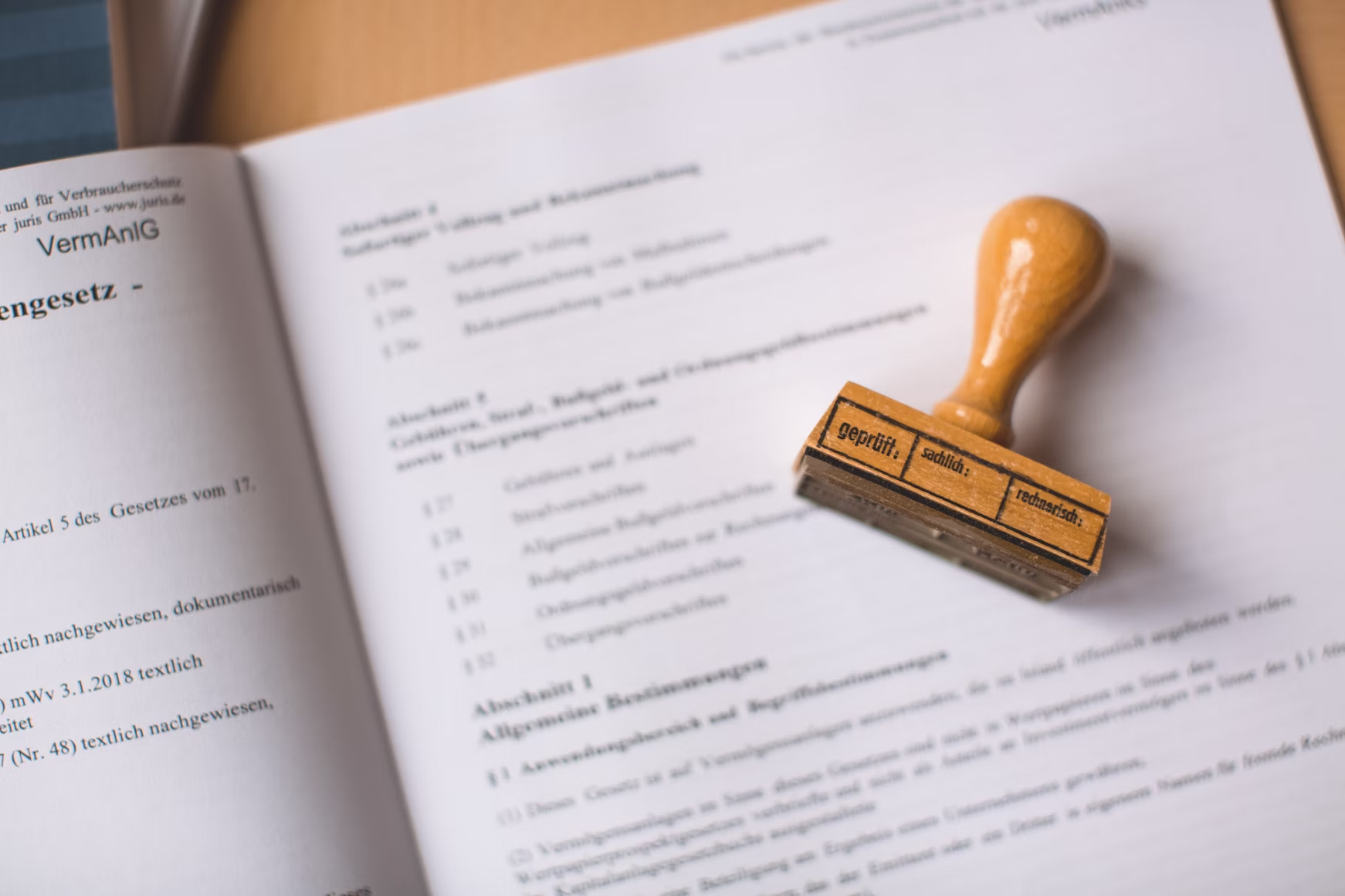 How to Improve Accuracy in Legal Drafting Using AI